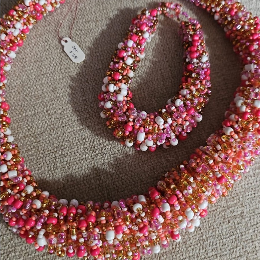 Elegant Multicolor Beaded Necklace and Bracelet Set